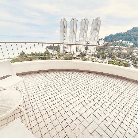 Romantic Couple Suite + Beach-Front Balcony Tanjung Bungah  Eksteriør bilde