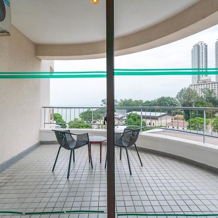 Romantic Couple Suite + Beach-Front Balcony Tanjung Bungah  Eksteriør bilde