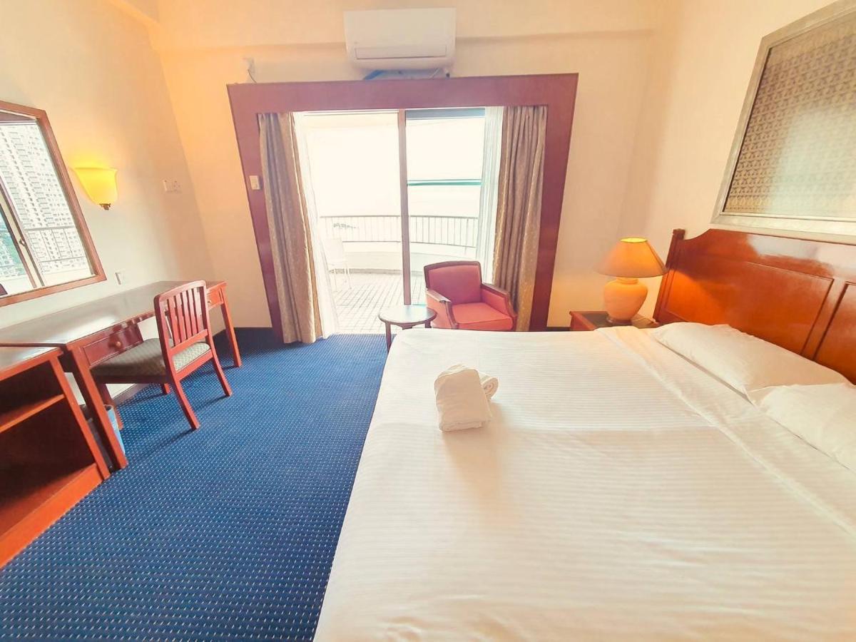 Romantic Couple Suite + Beach-Front Balcony Tanjung Bungah  Eksteriør bilde