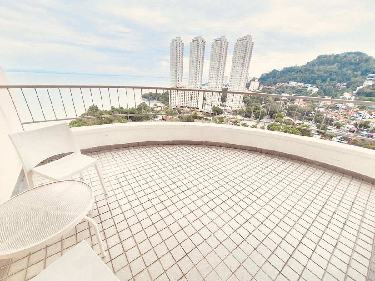 Romantic Couple Suite + Beach-Front Balcony Tanjung Bungah  Eksteriør bilde