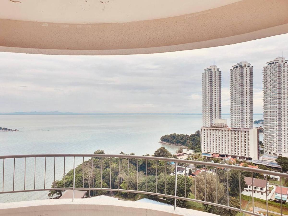 Romantic Couple Suite + Beach-Front Balcony Tanjung Bungah  Eksteriør bilde