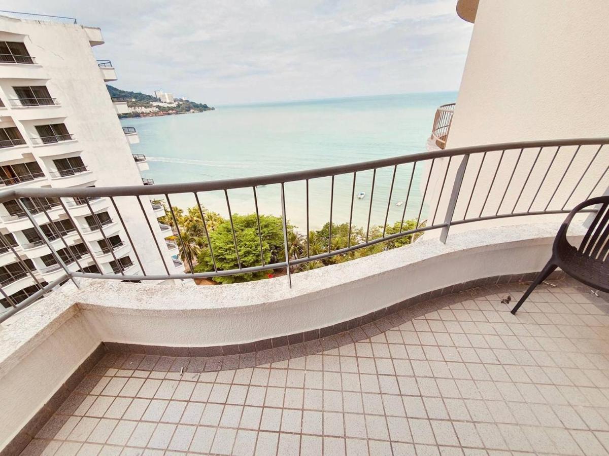 Romantic Couple Suite + Beach-Front Balcony Tanjung Bungah  Eksteriør bilde