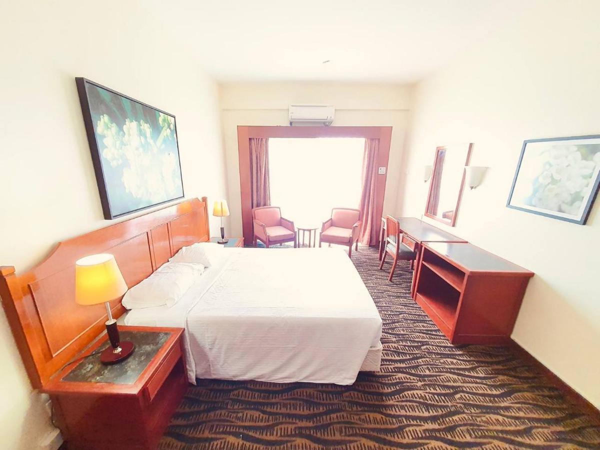 Romantic Couple Suite + Beach-Front Balcony Tanjung Bungah  Eksteriør bilde
