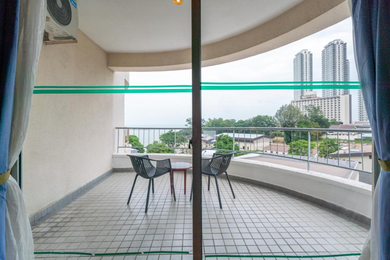 Romantic Couple Suite + Beach-Front Balcony Tanjung Bungah  Eksteriør bilde