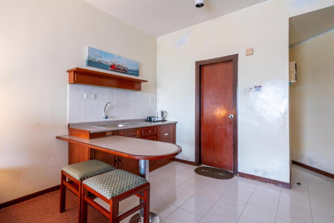 Romantic Couple Suite + Beach-Front Balcony Tanjung Bungah  Eksteriør bilde