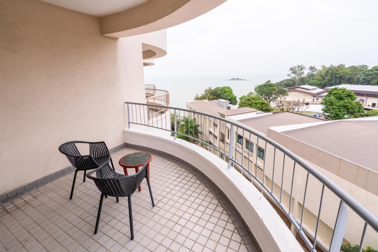 Romantic Couple Suite + Beach-Front Balcony Tanjung Bungah  Eksteriør bilde
