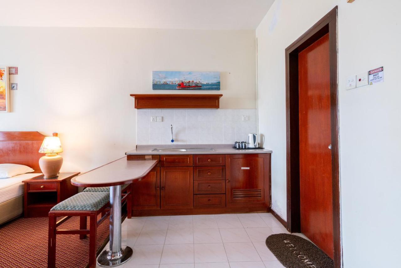 Romantic Couple Suite + Beach-Front Balcony Tanjung Bungah  Eksteriør bilde