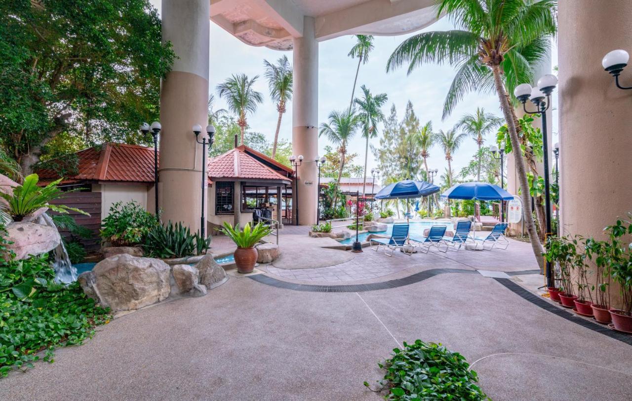 Romantic Couple Suite + Beach-Front Balcony Tanjung Bungah  Eksteriør bilde